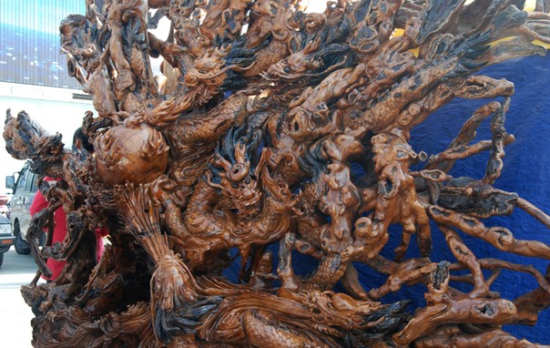 自然與藝術(shù)交融，最新根雕圖片展現(xiàn)天然美與創(chuàng)意結(jié)合的魅力